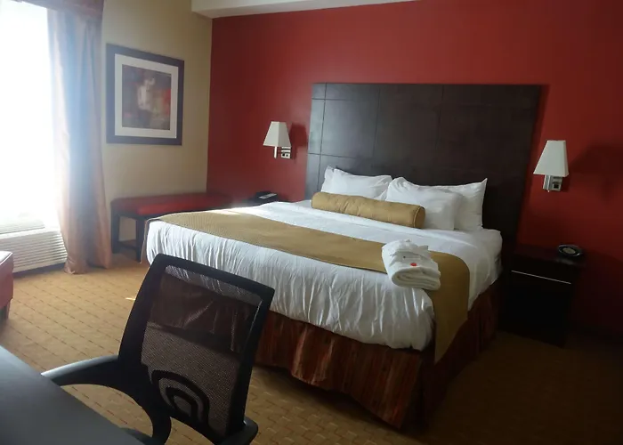 Best Western Plus Bowmanville